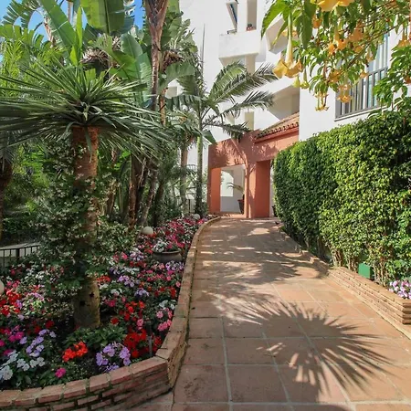 Apartment Beautiful Flat In Puerto Banus With Sea Views